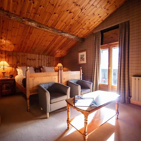 Hotel La Savoyarde 3*