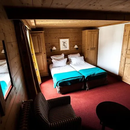 Hotel La Savoyarde 3*