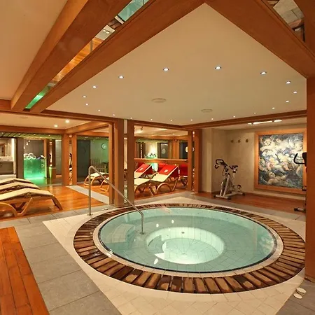 Hotel La Savoyarde Val-dʼIsère