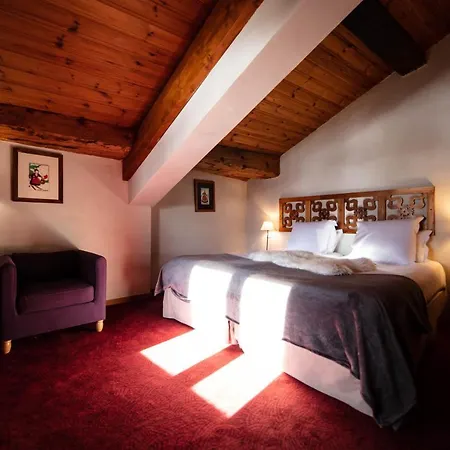 Hotel La Savoyarde 3*