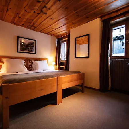 Hotel La Savoyarde Val-dʼIsère
