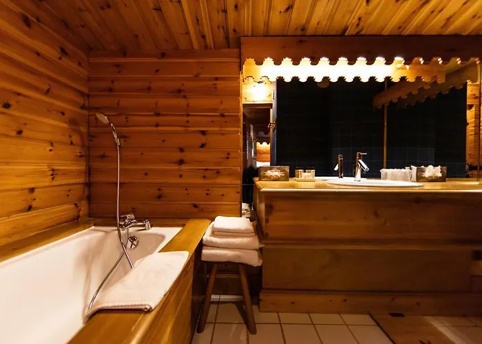 Hotel La Savoyarde 3*